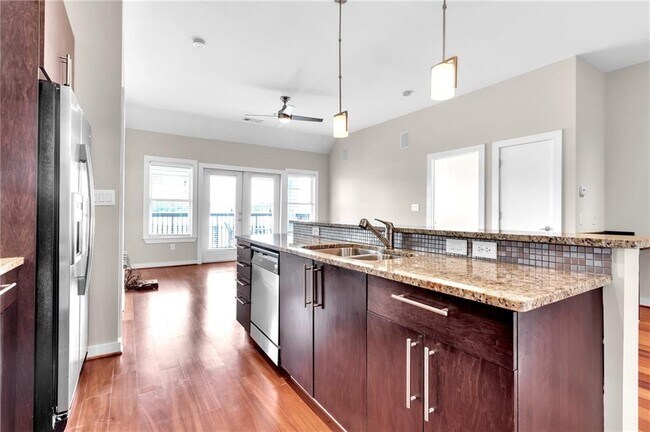 Building Photo - 870 Inman Vlg Pkwy NE