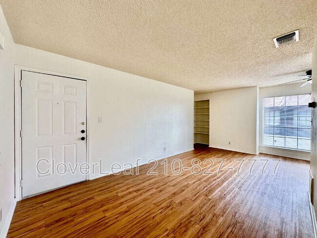 Building Photo - 10565 Starcrest Dr