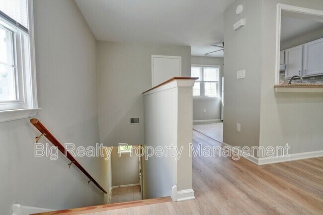 Building Photo - 1732 Rosewood Ct