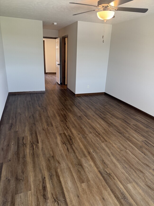 Building Photo - 141 W Olson Ave