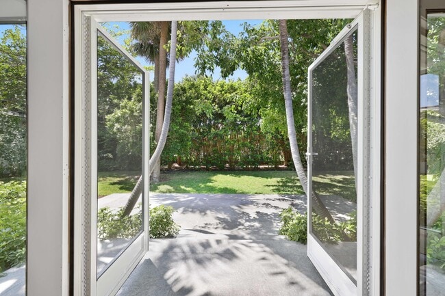 Building Photo - 246 Merrain Rd