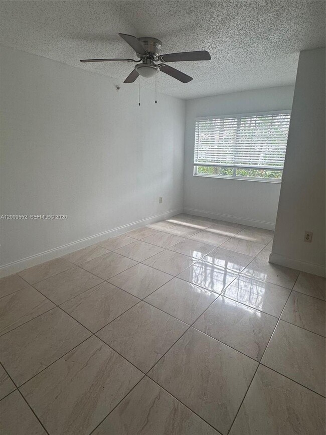 Building Photo - 5065 Wiles Rd