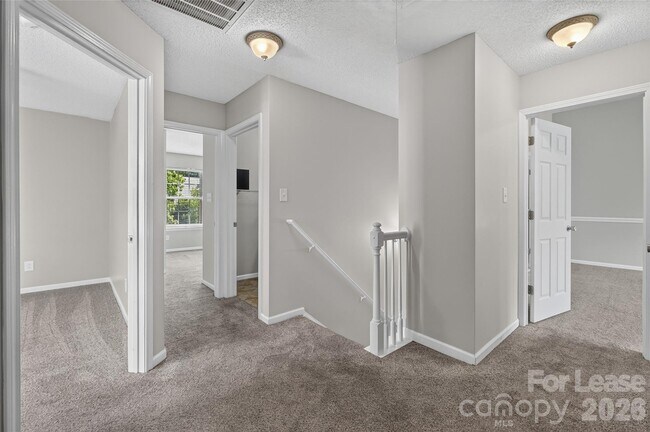 Building Photo - 10745 Glenluce Ave
