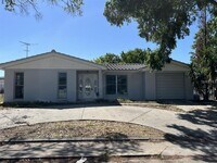 Building Photo - 9011 St Clair Ln