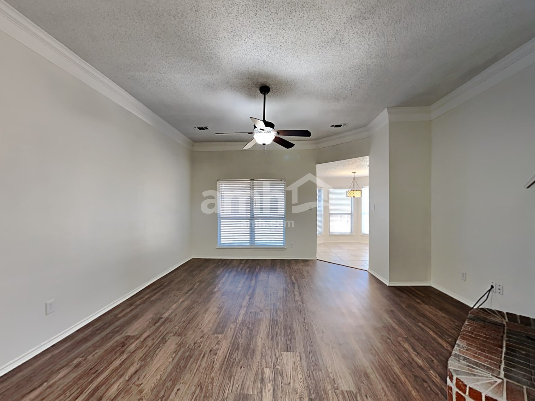 Building Photo - 225 Willow Creek Dr