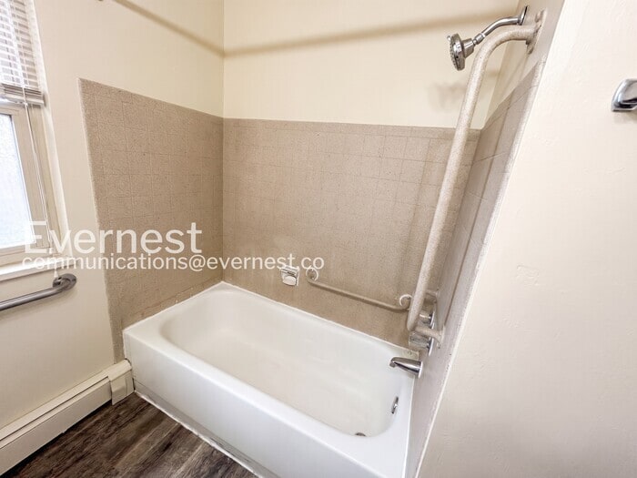 Building Photo - 4311 N Chestnut St