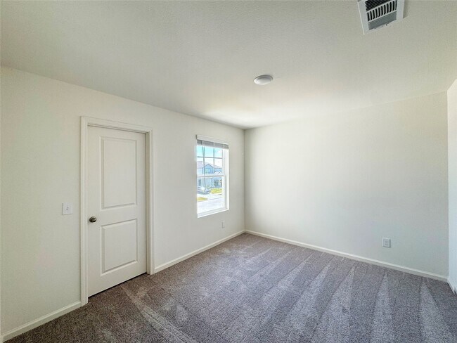 Building Photo - 8703 Vacek Xing Wy