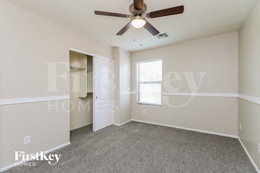 Building Photo - 29110 N Rosewood Dr