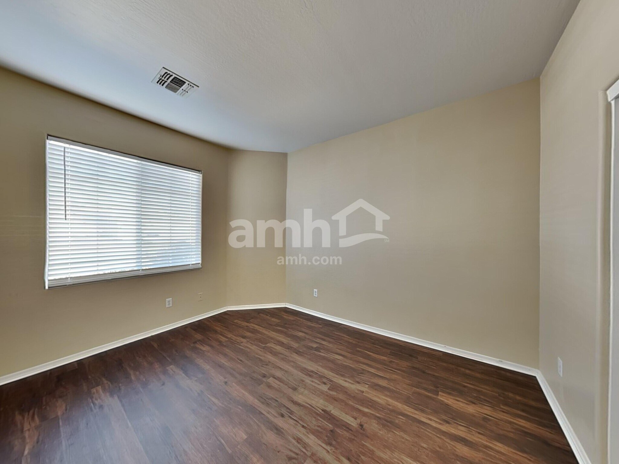 Building Photo - 7571 W State Ave