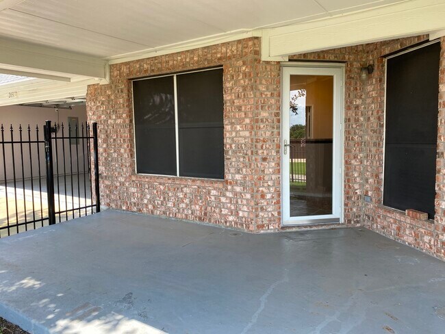 Building Photo - 2031 Trail Gln