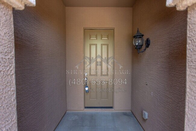 Building Photo - 18295 W Saguaro Ln