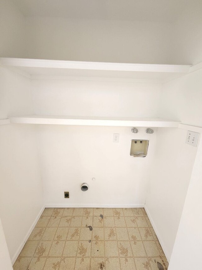 Building Photo - 3004 Missouri Ave