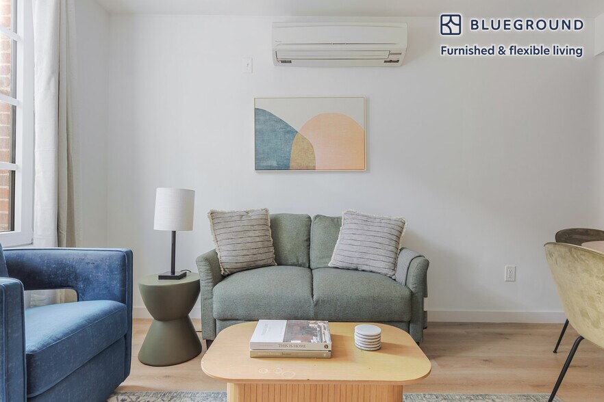 Building Photo - 68 Gold St