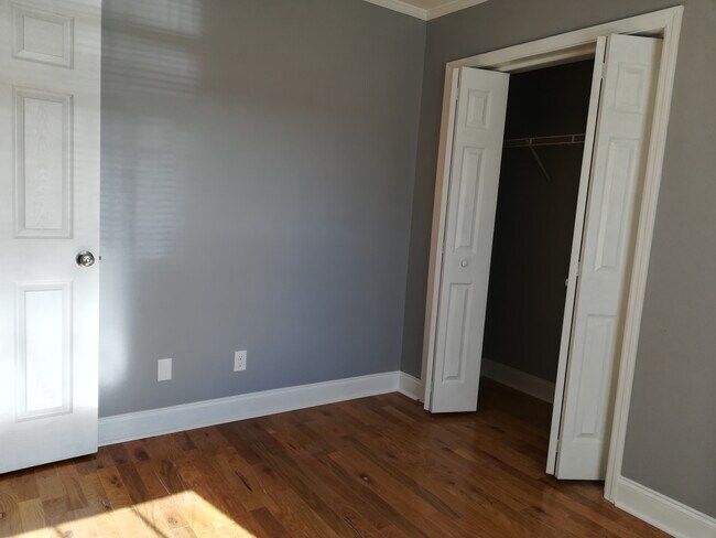 Building Photo - 1709 Sails Way