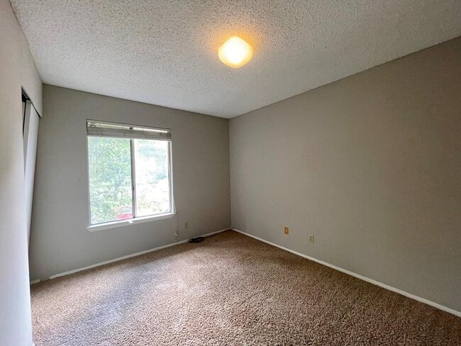 Building Photo - 9502 Quail Village Ln
