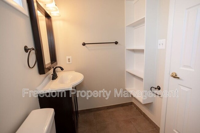 Building Photo - 11961 Mente Rd