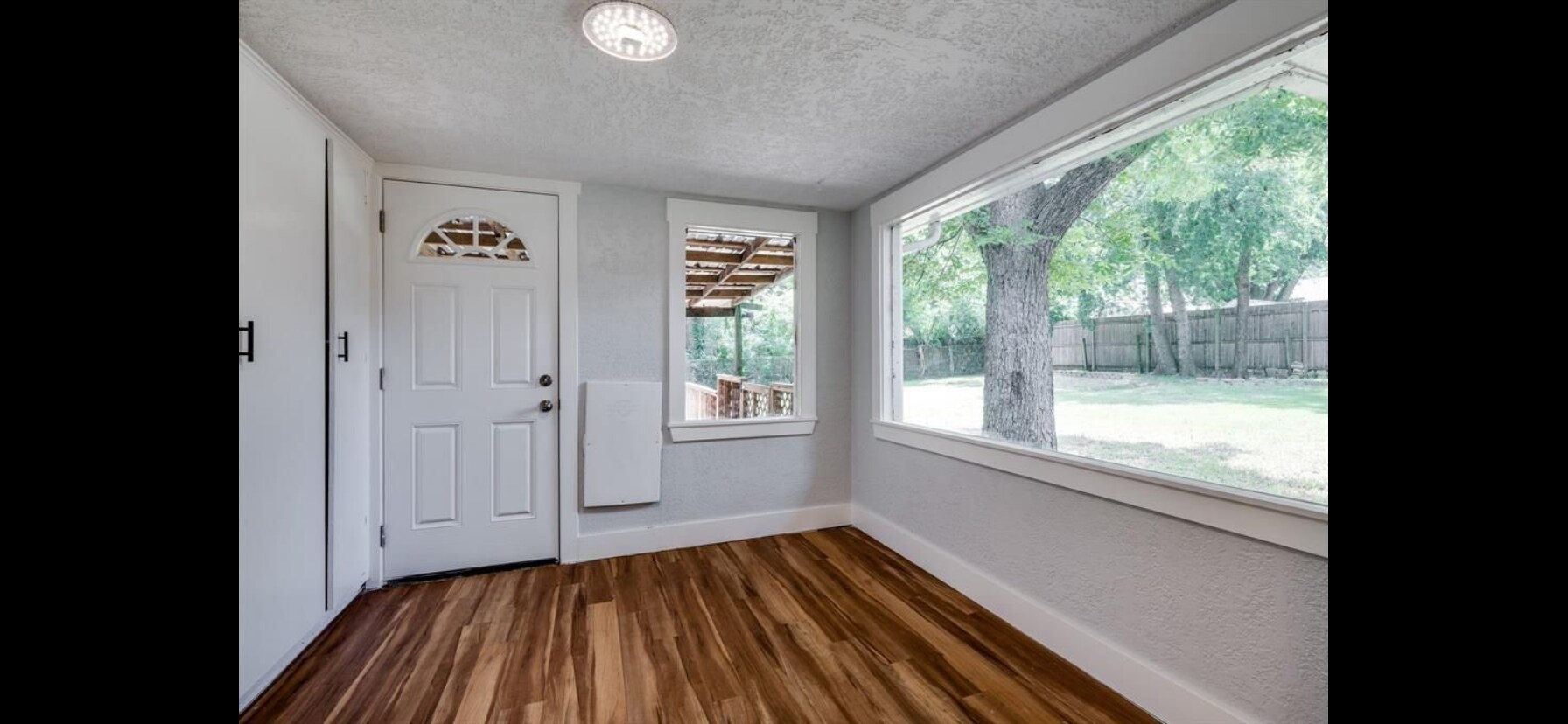 Building Photo - 702 W Brockett St