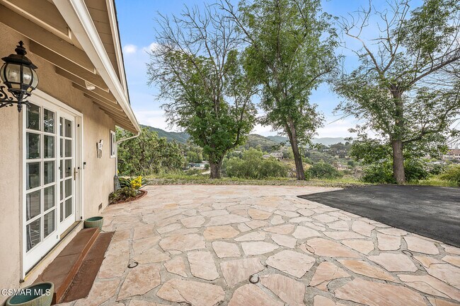 Building Photo - 167 Rimrock Rd