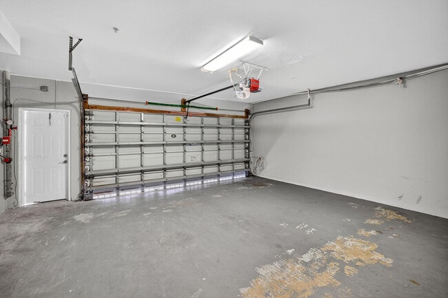 Building Photo - 508 N Birch Rd