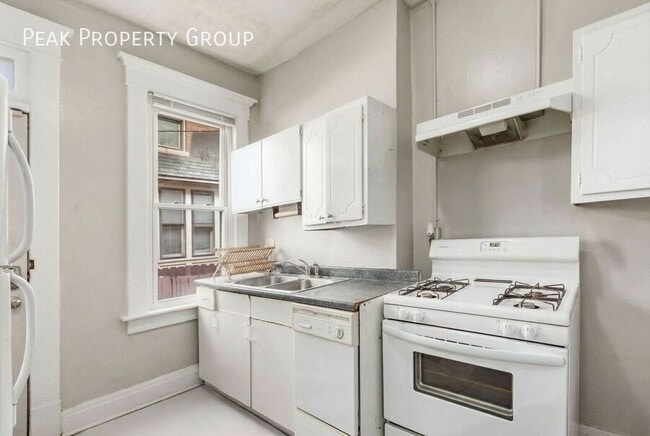 Building Photo - 204 Chittenden Ave