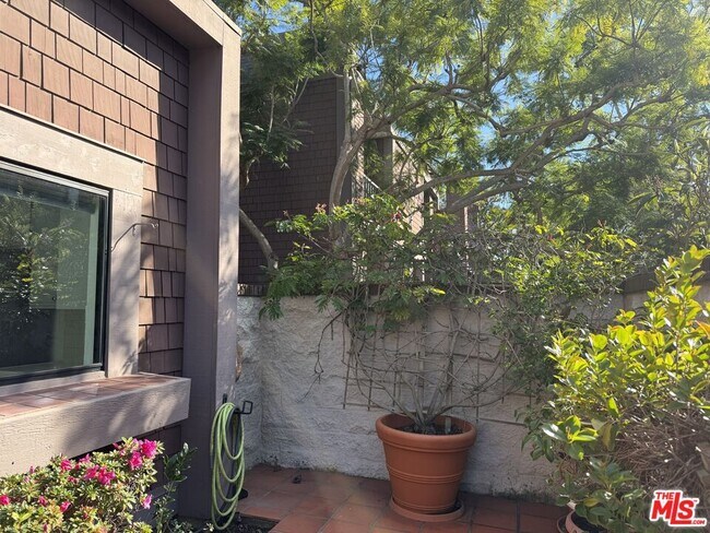 Building Photo - 4549 Alla Rd