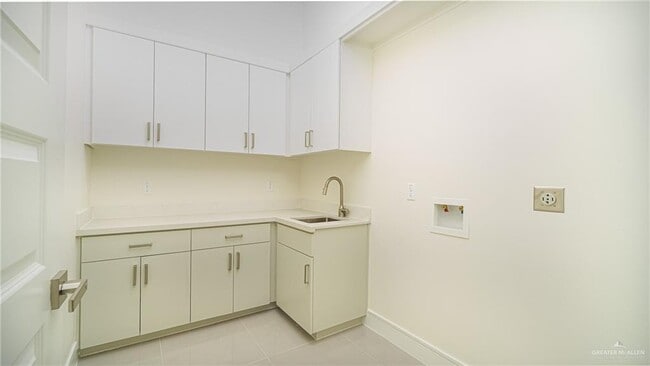 Building Photo - 19 Villa Centenario Dr