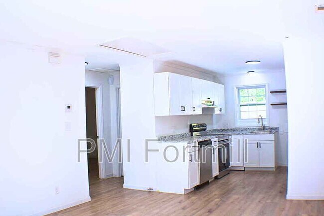 Building Photo - 205A Friedheim St