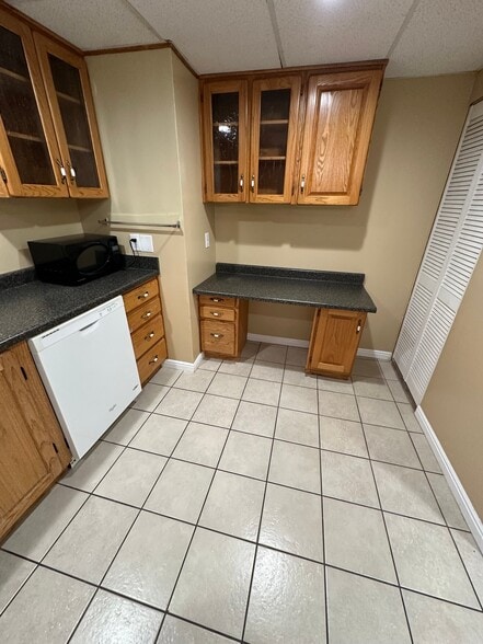 Building Photo - 9902 E Sego Lily Dr