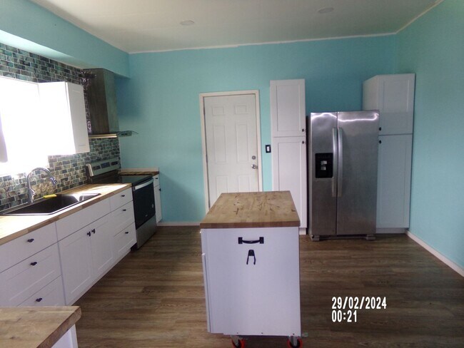 Building Photo - 4bd 1ba Home