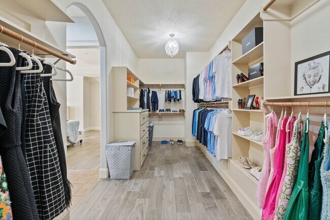 Building Photo - 7603 Hogan Bridge Court