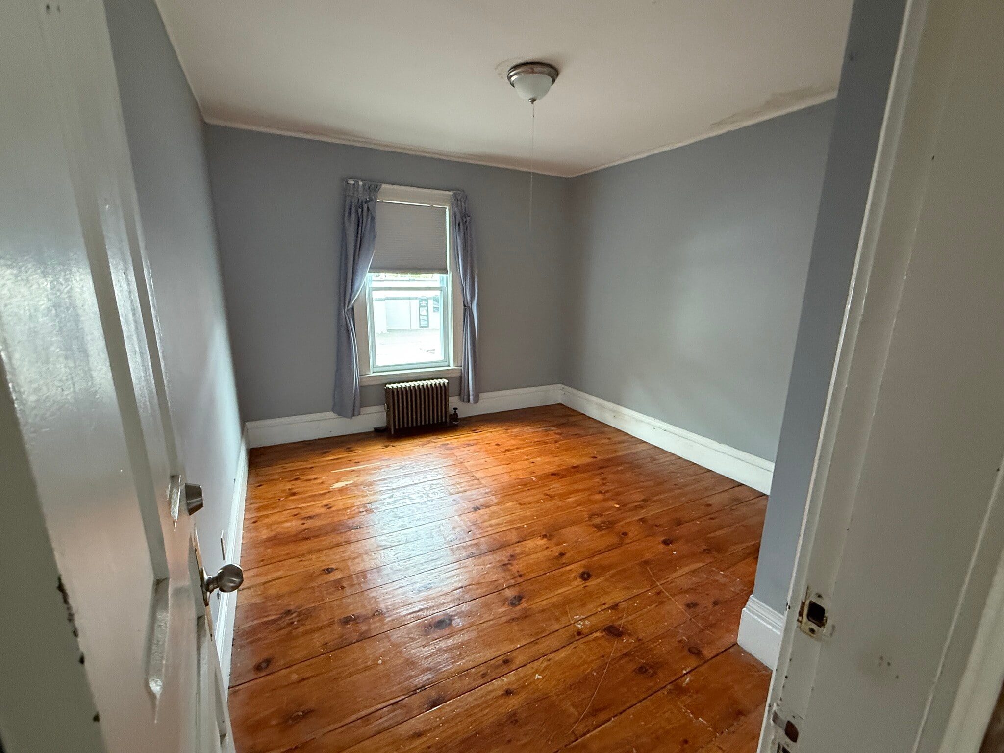 Typical bedroom - 120 West St