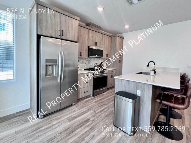 Building Photo - 576 N Cindy Ln
