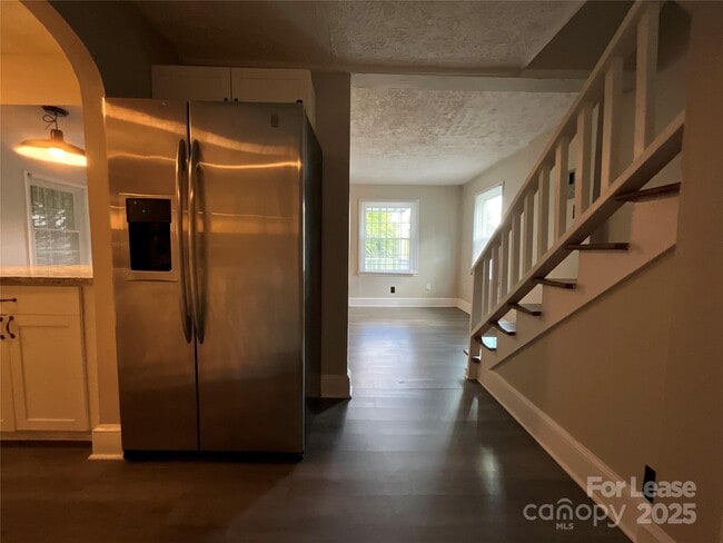 Building Photo - 3905 Freedom Dr