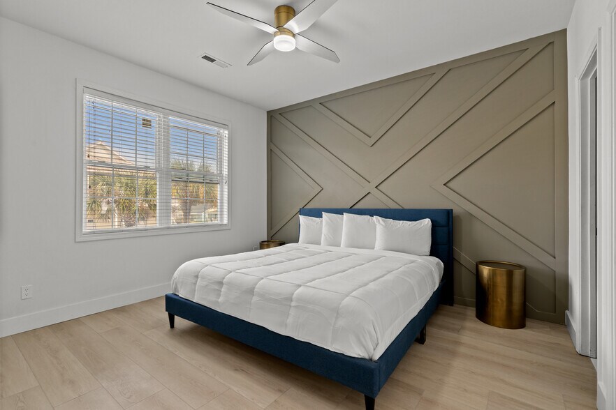 Building Photo - 3300 S Ocean Blvd