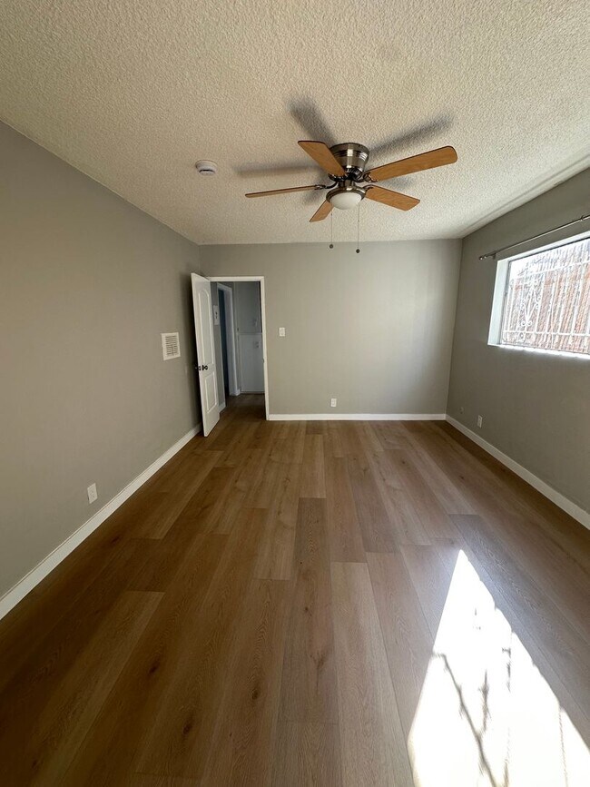 Building Photo - 533 W. 75th Street