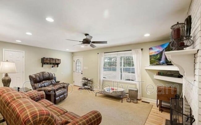 Building Photo - 12326 Willow Woods Dr
