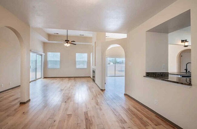 Building Photo - 2436 Manzano Loop NE