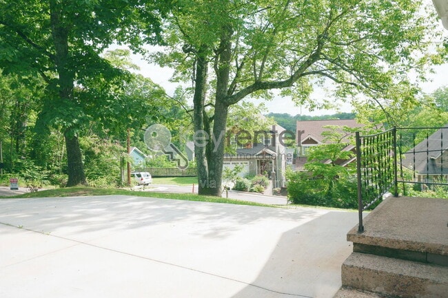 Building Photo - 1024 Garnett Ave