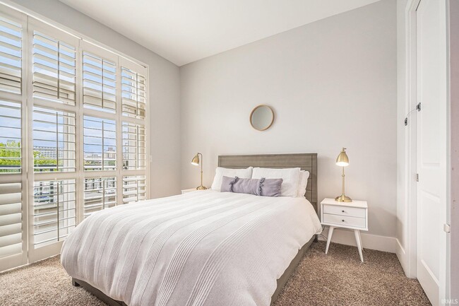 Building Photo - 112 S Niles Ave