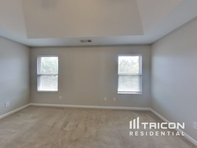 Building Photo - 4370 Rainer Dr