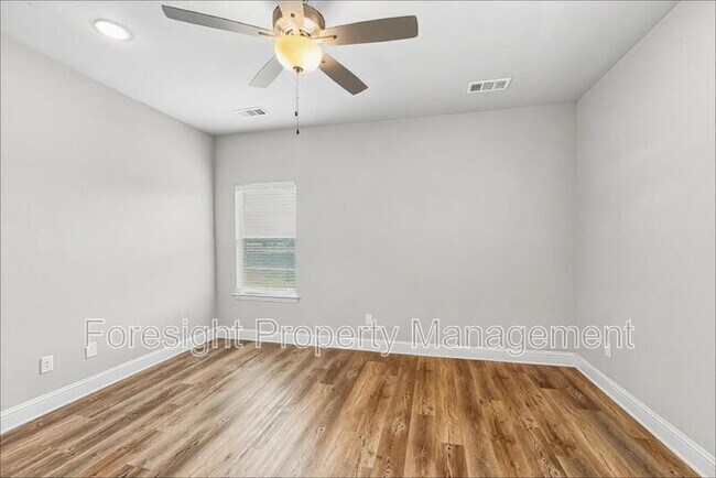 Building Photo - 2902 Orchid Dr