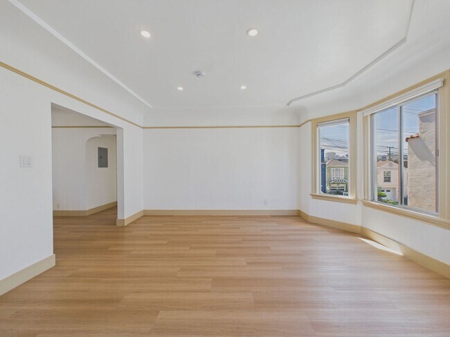 Building Photo - 58 Vale St