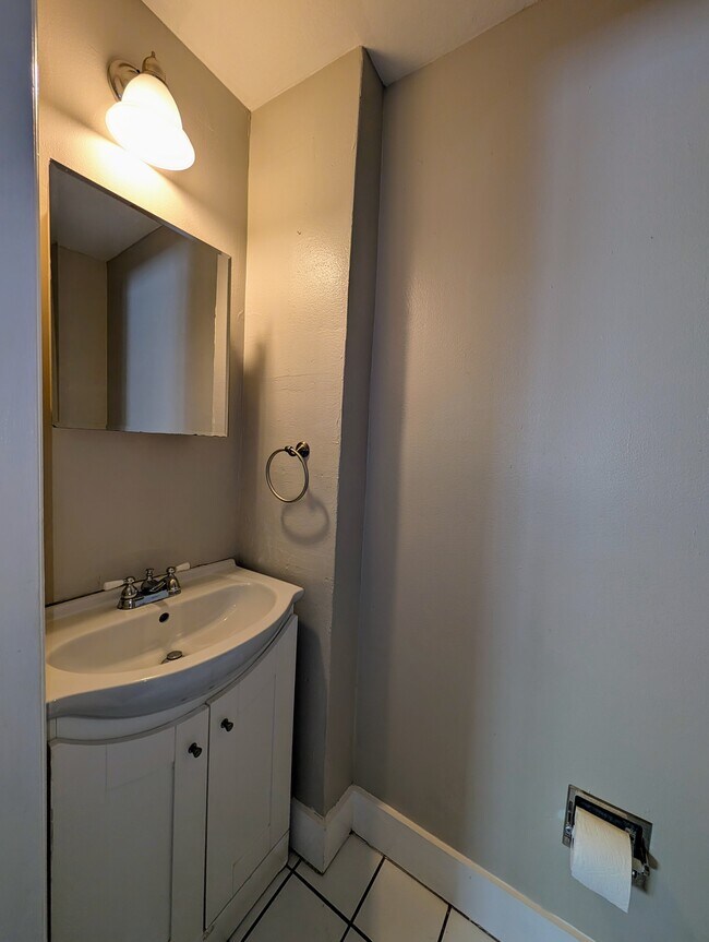 Building Photo - 704 Kolping Ave