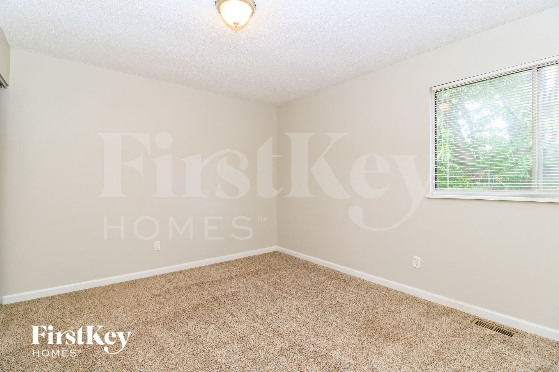 Building Photo - 2489 Millvalley Dr