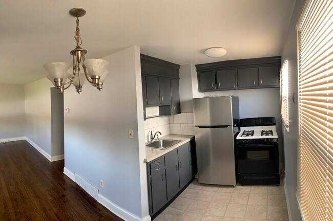 Building Photo - 5014 E 71st St