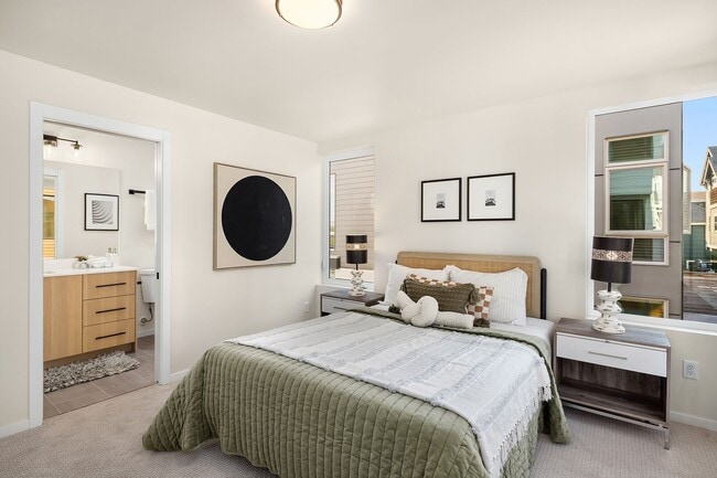 Building Photo - New Ballard Townhome