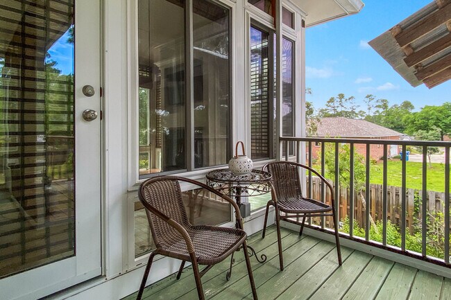 Building Photo - 2009 Wedgewood Cir