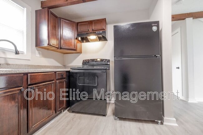 Building Photo - 3088 Grasmere Ave