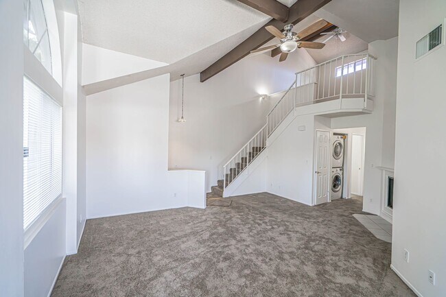 Building Photo - Charming 2-Bedroom Condo with Loft in the American Beauty Community of Canyon Country