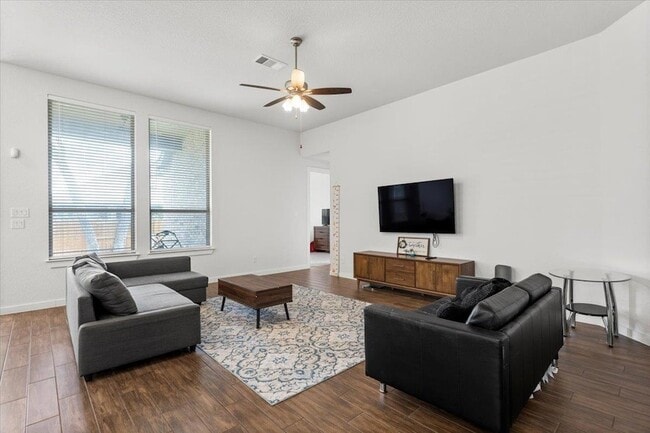 Building Photo - 849 Whitetail Dr